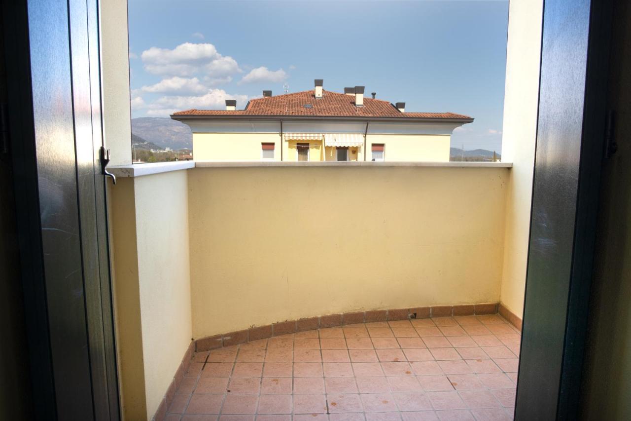 Appartamento Borgo Peschiere Maniago Exterior foto